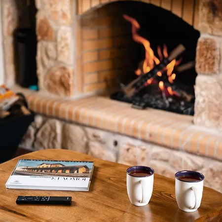Xrisaetos Cozy Mountain Retreat With Stunning View By Greece Willa Kernitsa