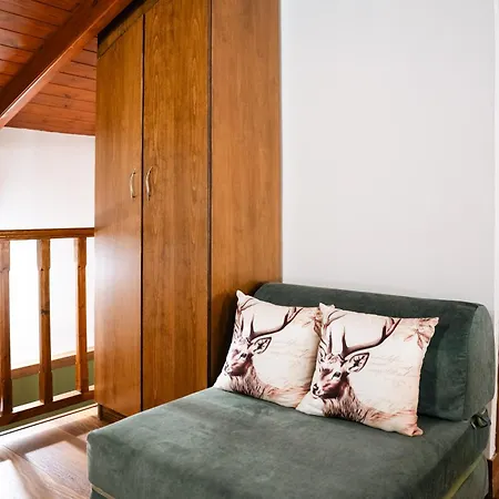 Xrisaetos Cozy Mountain Retreat With Stunning View By Greece