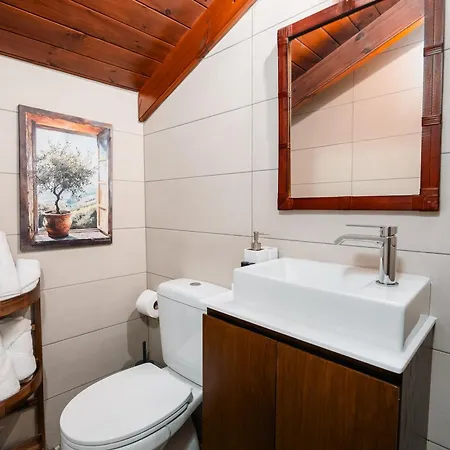 Xrisaetos Cozy Mountain Retreat With Stunning View By Greece