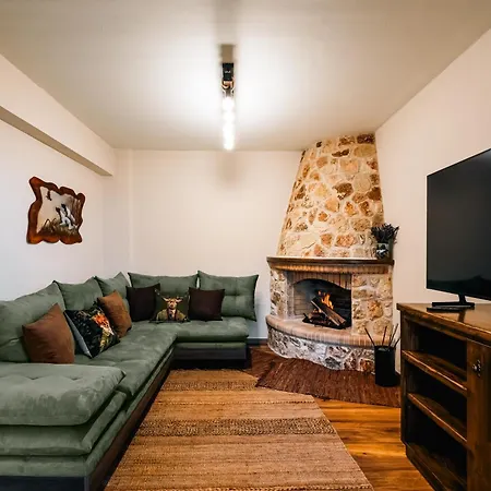 Xrisaetos Cozy Mountain Retreat With Stunning View By Greece Kernitsa