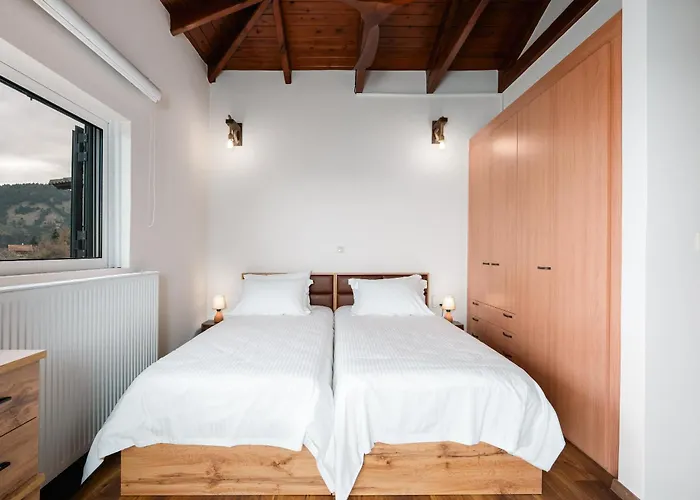 Xrisaetos Cozy Mountain Retreat With Stunning View By Greece