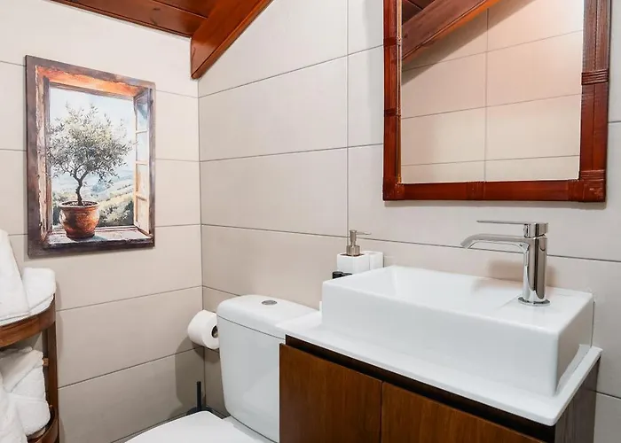 Xrisaetos Cozy Mountain Retreat With Stunning View By Greece