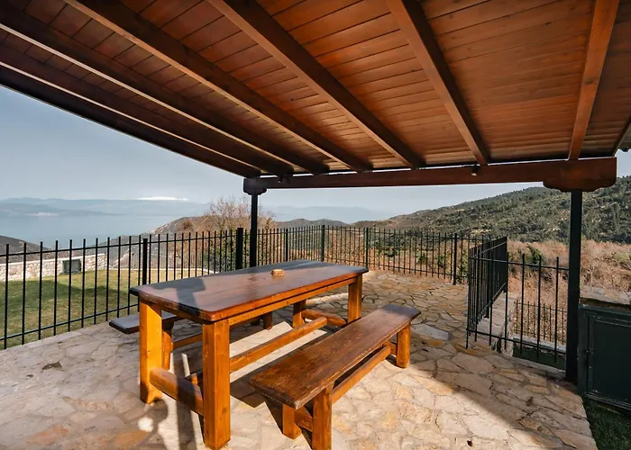 빌라 Xrisaetos Cozy Mountain Retreat With Stunning View By Greece